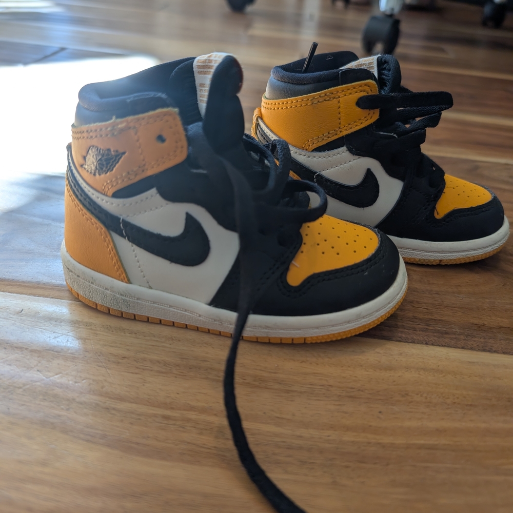 Nike Kids Sneakers - Black, White, Yellow